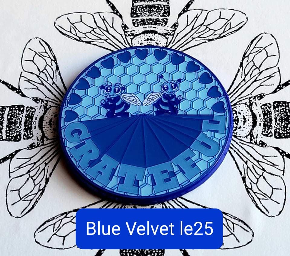 Bee Grateful - Blue Velvet le25